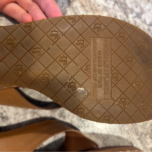Donald J. Pliner Women's Brown Sandals - Picture 4 of 5